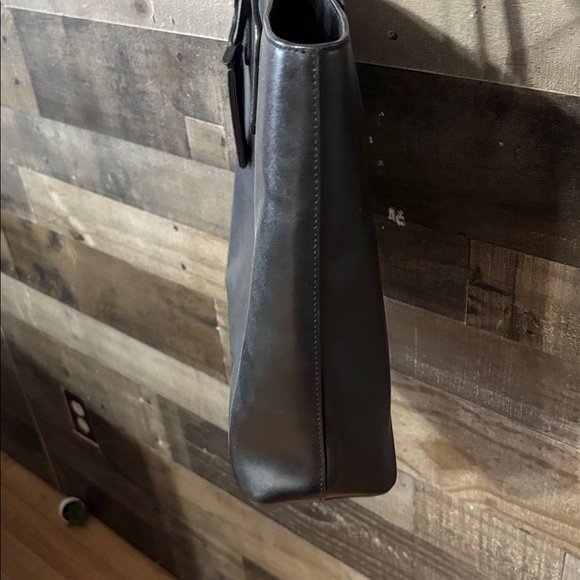 Kate Spade Tote - Picture 7 of 10